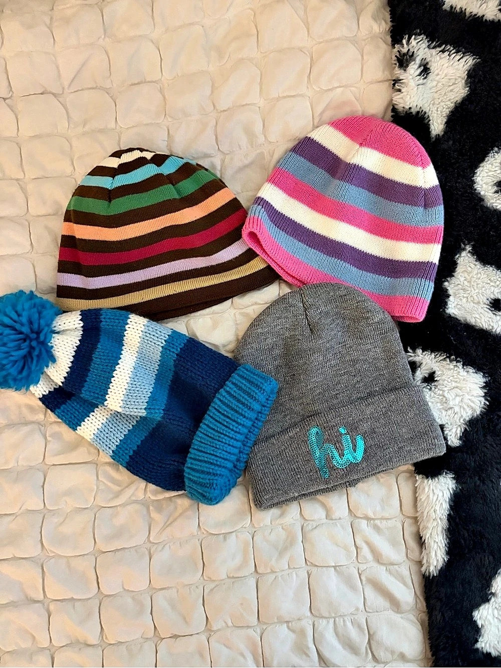 VTG Y2K Beanie Bundle (Set of 4) 💖 Reversible Heart / Multi-Stripe / Pom Pom